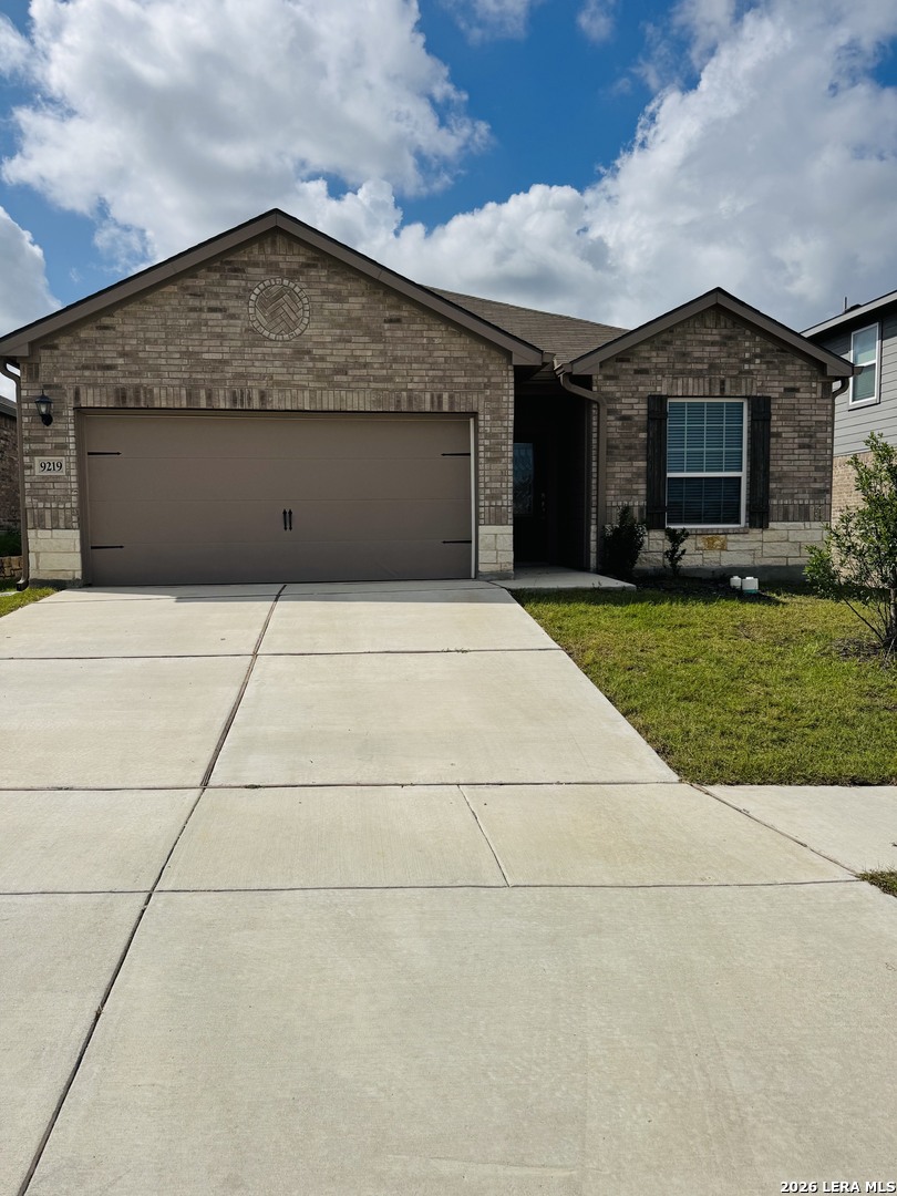 9219 Bennett Forest Converse TX 78109