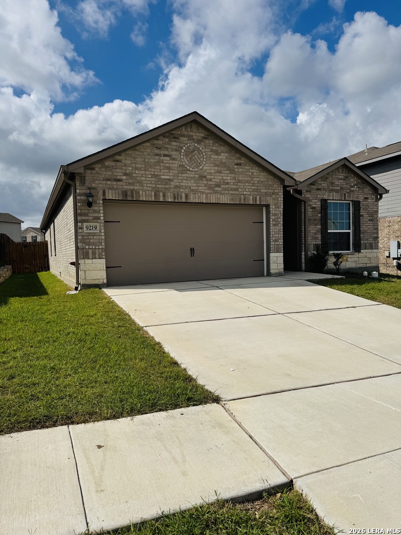 9219 Bennett Forest Converse TX 78109