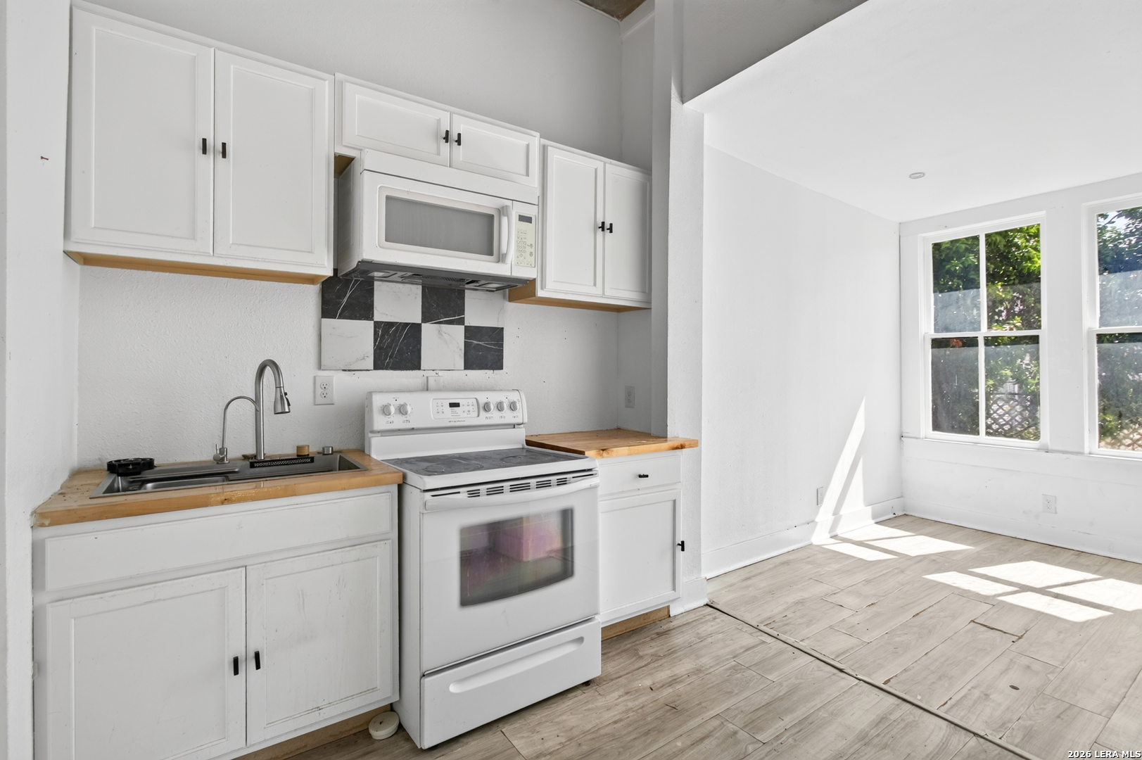 2106 Saunders San Antonio TX 78207
