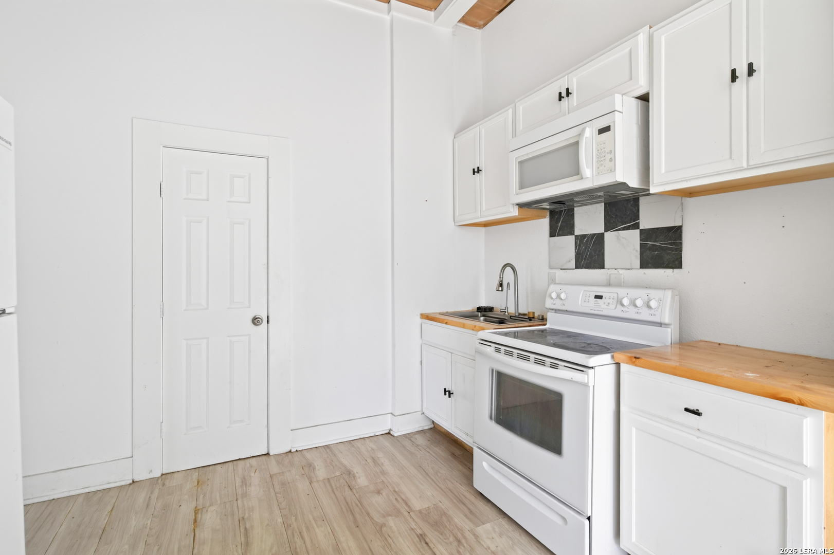2106 Saunders San Antonio TX 78207