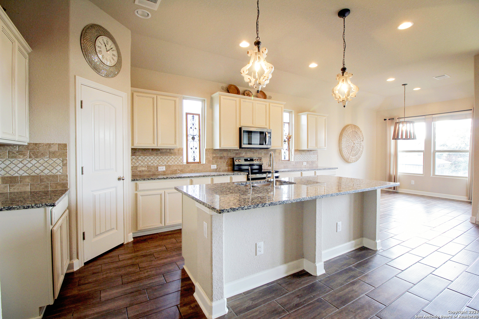 1024 Water Oak Schertz TX 78154