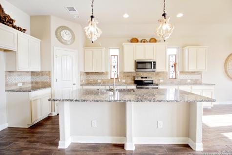 1024 Water Oak Schertz TX 78154