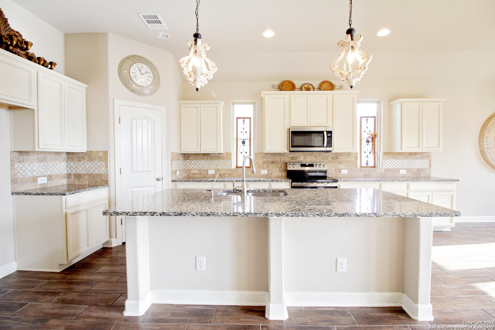 1024 Water Oak Schertz TX 78154