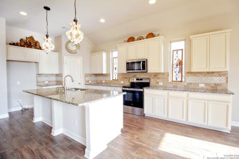 1024 Water Oak Schertz TX 78154