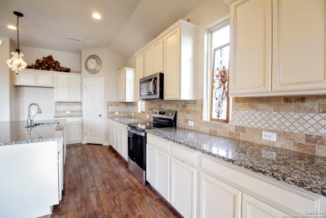 1024 Water Oak Schertz TX 78154