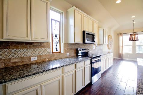 1024 Water Oak Schertz TX 78154