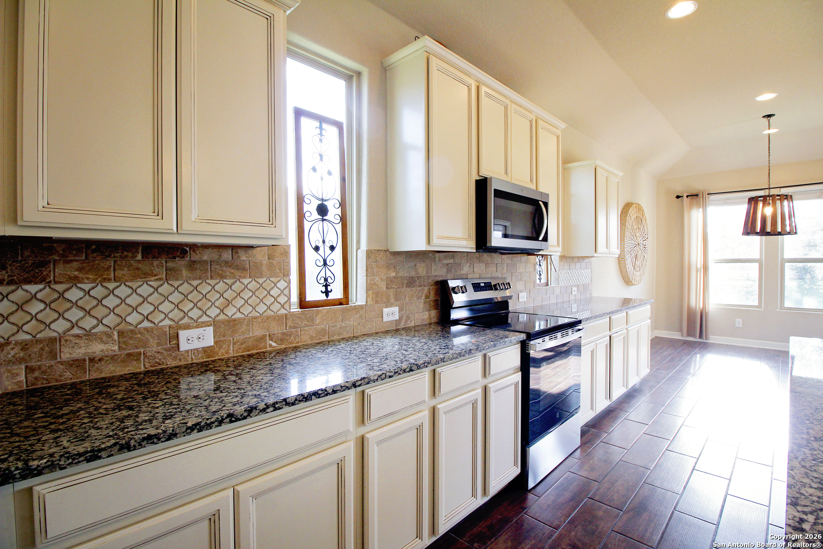1024 Water Oak Schertz TX 78154