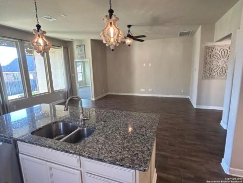 1024 Water Oak Schertz TX 78154