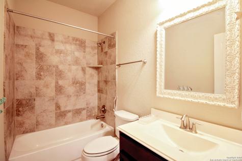 1024 Water Oak Schertz TX 78154