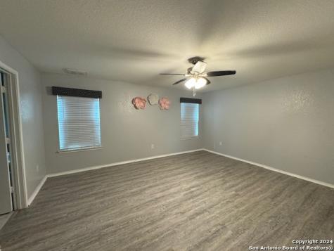 1242 Big Lake San Antonio TX 78245