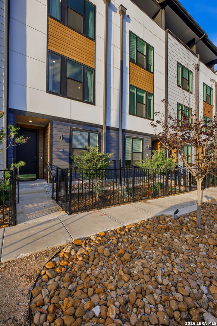 719 E Locust Street San Antonio TX 78212