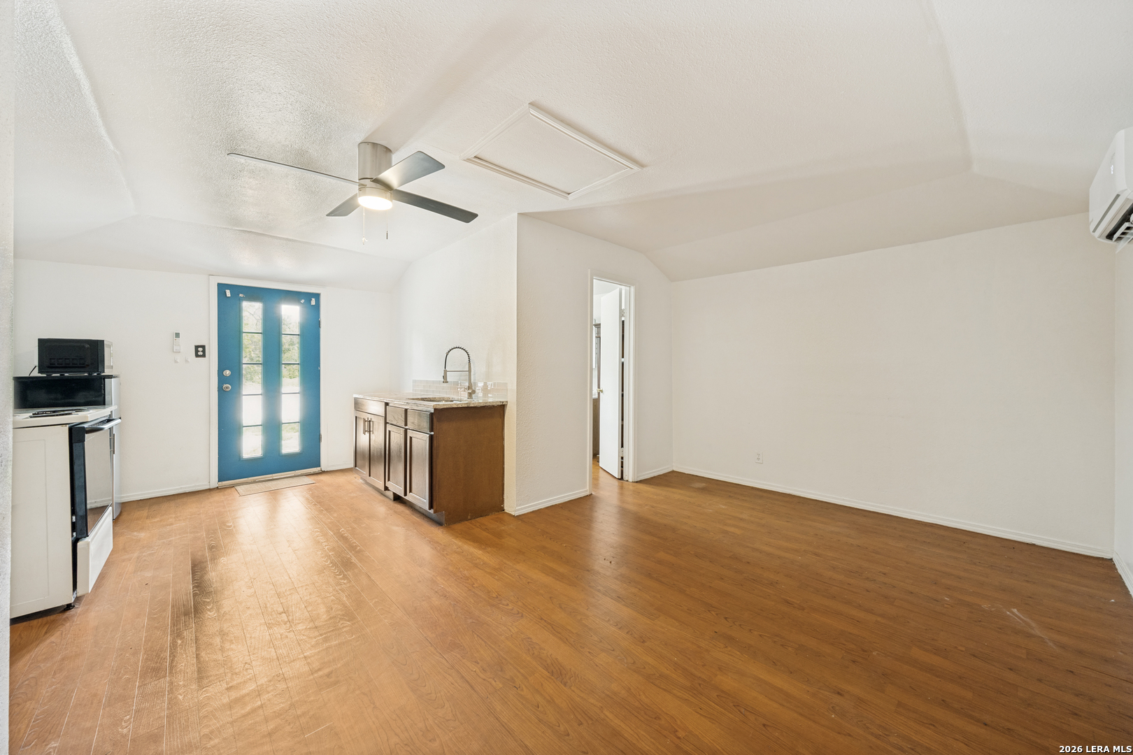 123 Rodena San Antonio TX 78201