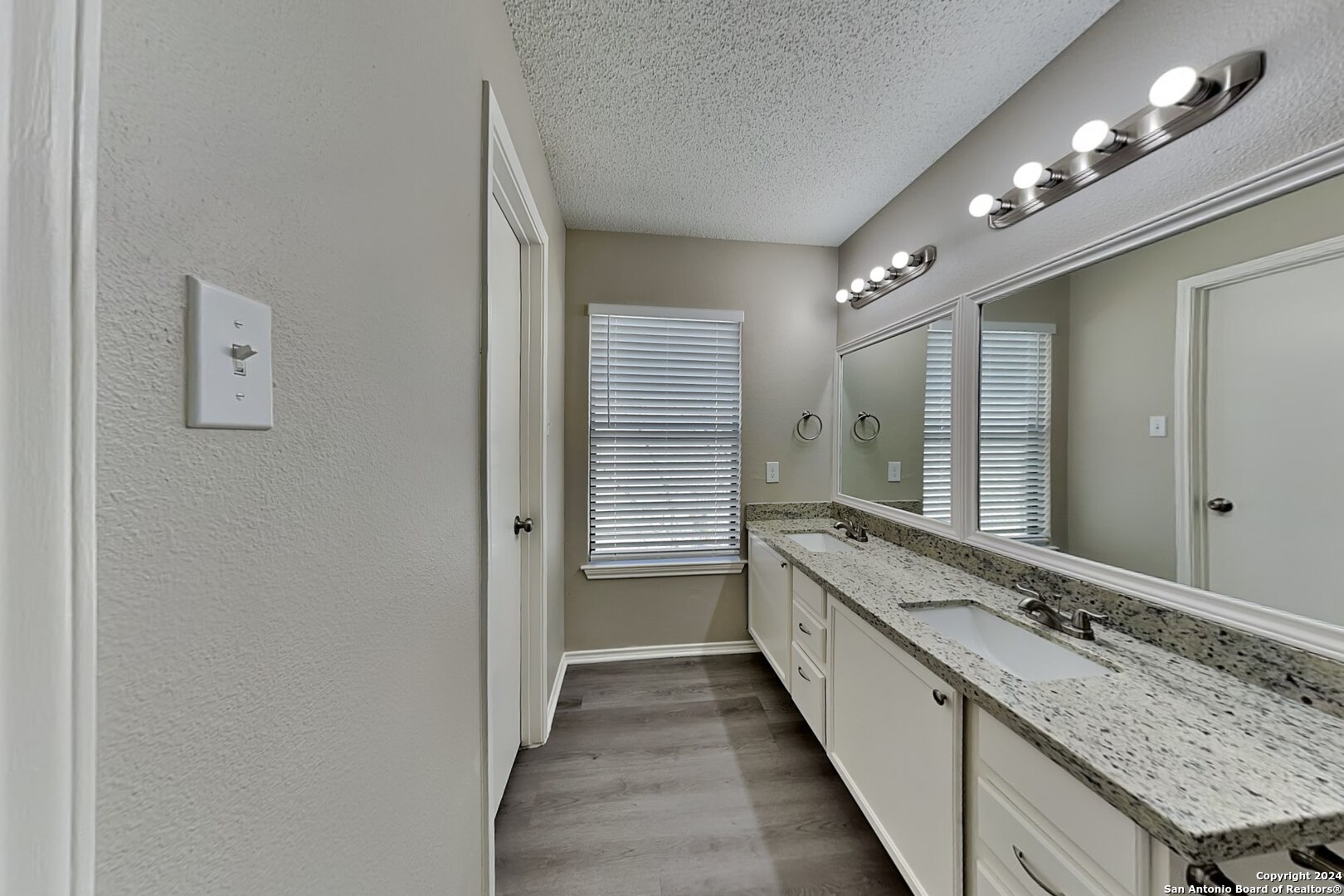 423 Irongate Ridge San Antonio TX 78253