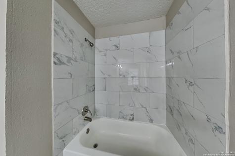 423 Irongate Ridge San Antonio TX 78253
