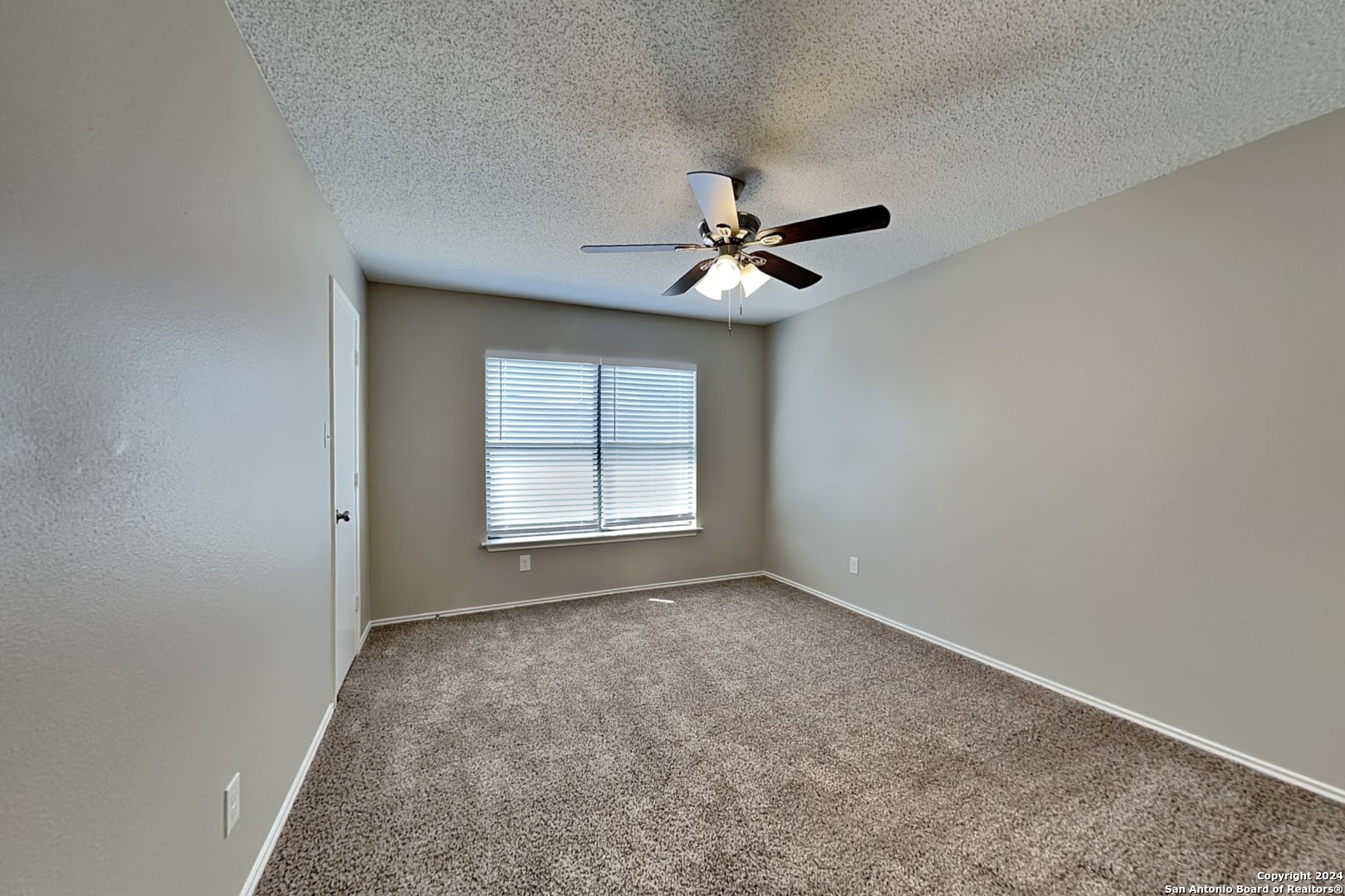 423 Irongate Ridge San Antonio TX 78253