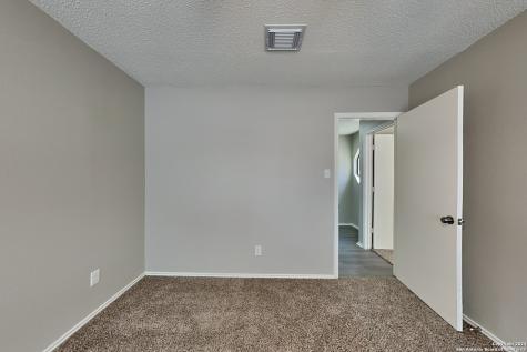 423 Irongate Ridge San Antonio TX 78253