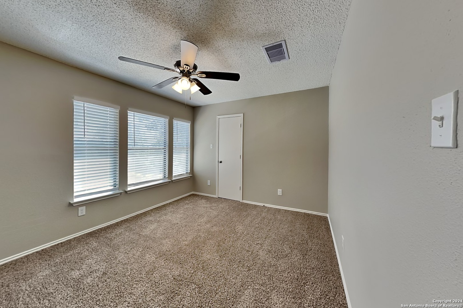 423 Irongate Ridge San Antonio TX 78253