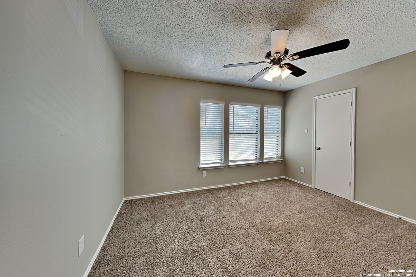 423 Irongate Ridge San Antonio TX 78253