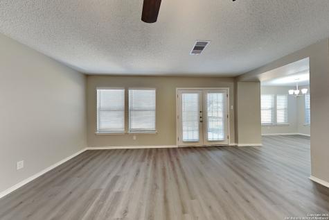 423 Irongate Ridge San Antonio TX 78253