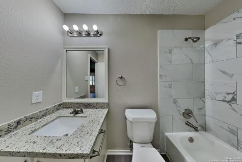 423 Irongate Ridge San Antonio TX 78253