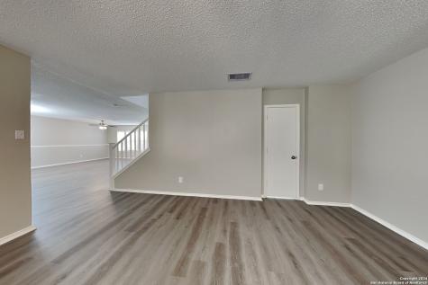 423 Irongate Ridge San Antonio TX 78253