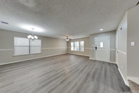 423 Irongate Ridge San Antonio TX 78253