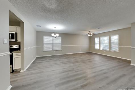 423 Irongate Ridge San Antonio TX 78253