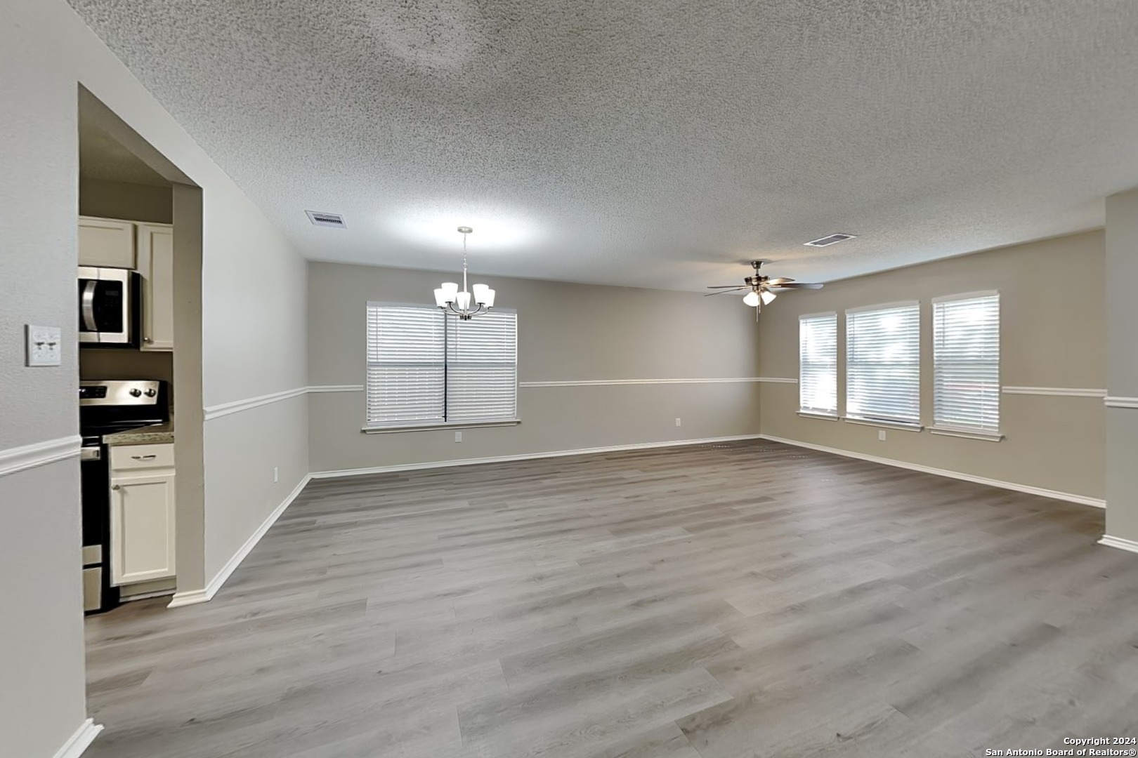 423 Irongate Ridge San Antonio TX 78253