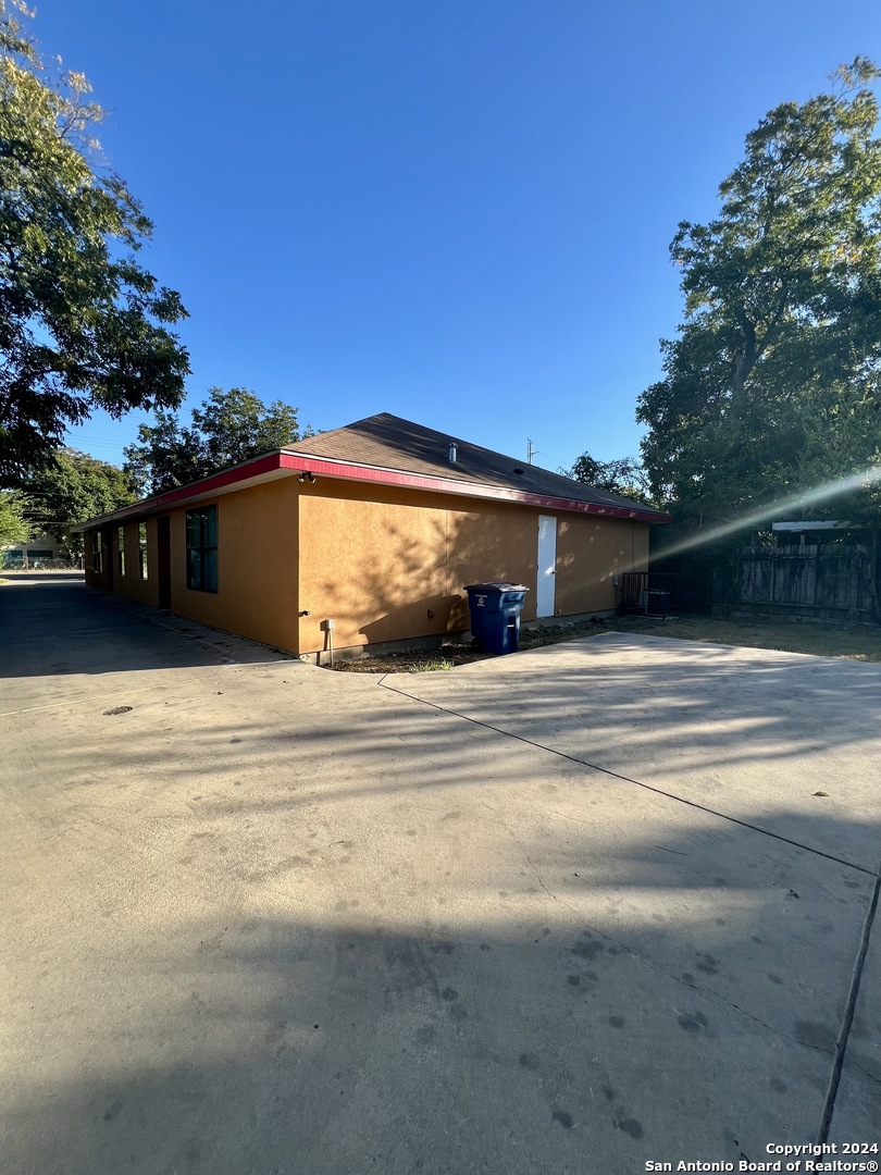 1721 Quintana Road San Antonio TX 78211