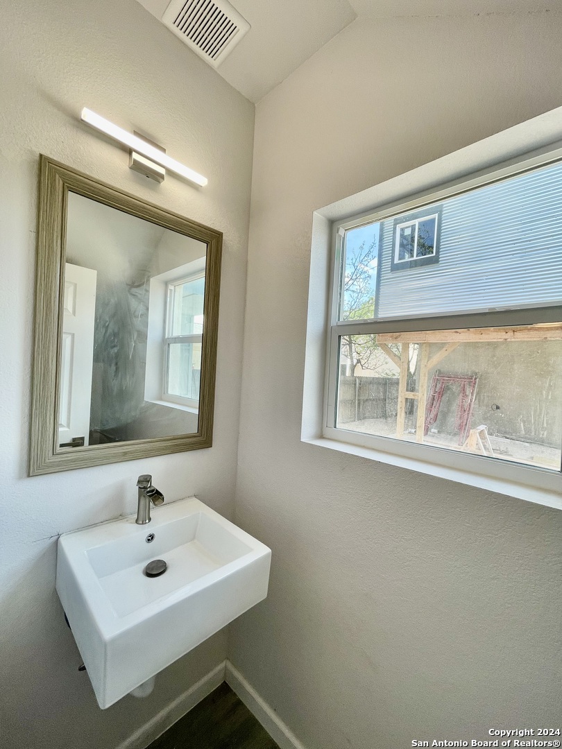 603 W Euclid Avenue San Antonio TX 78212