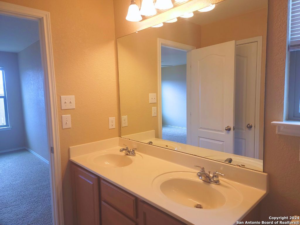 4354 Safe Harbor San Antonio TX 78244