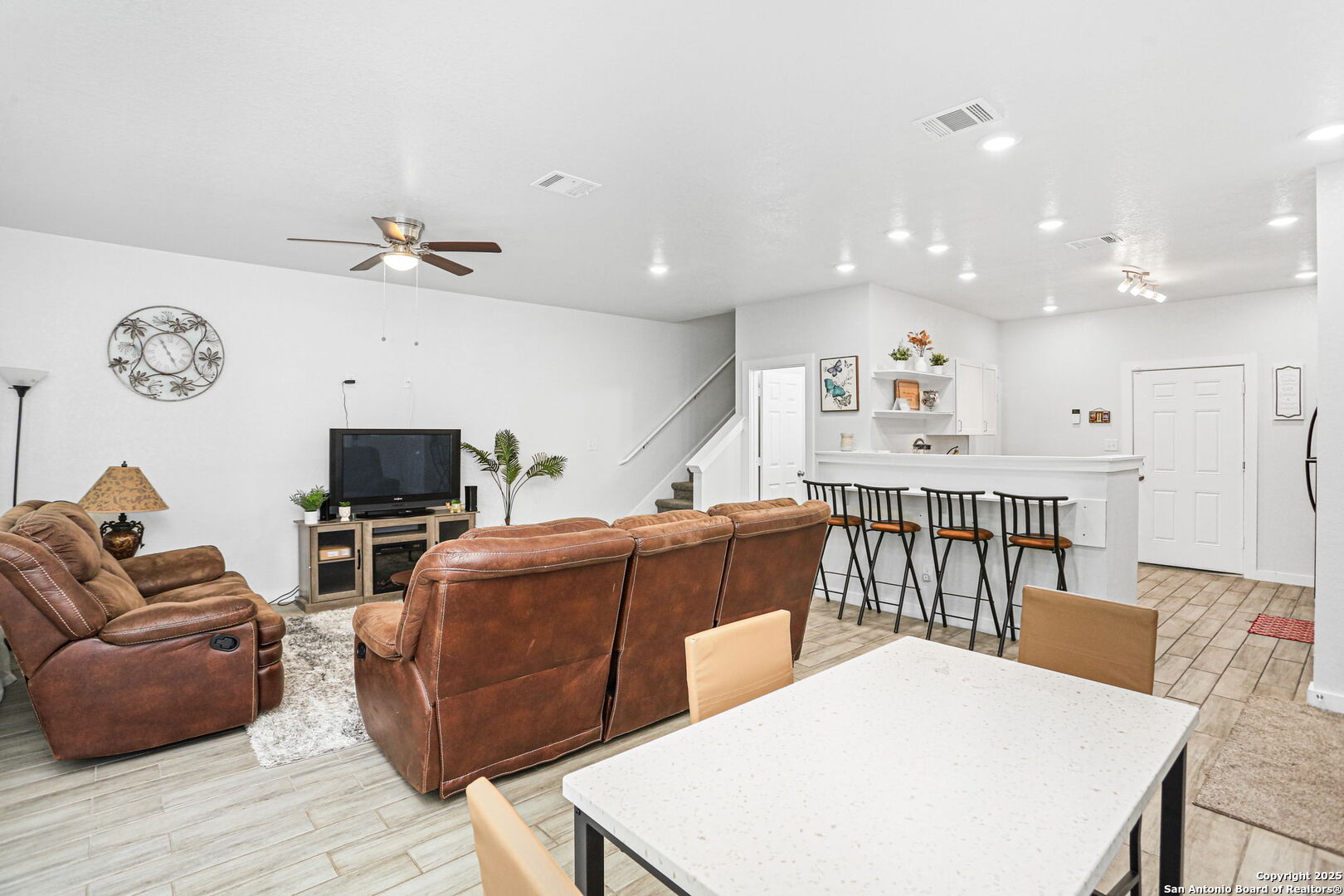 4 Oak Plaza San Antonio TX 78216