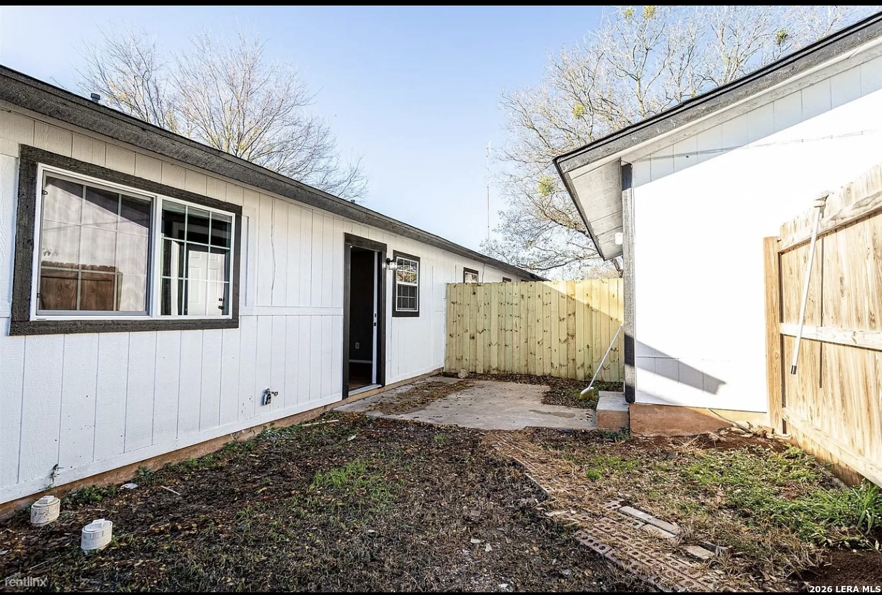 4900 E Stassney Lane Austin TX 78744