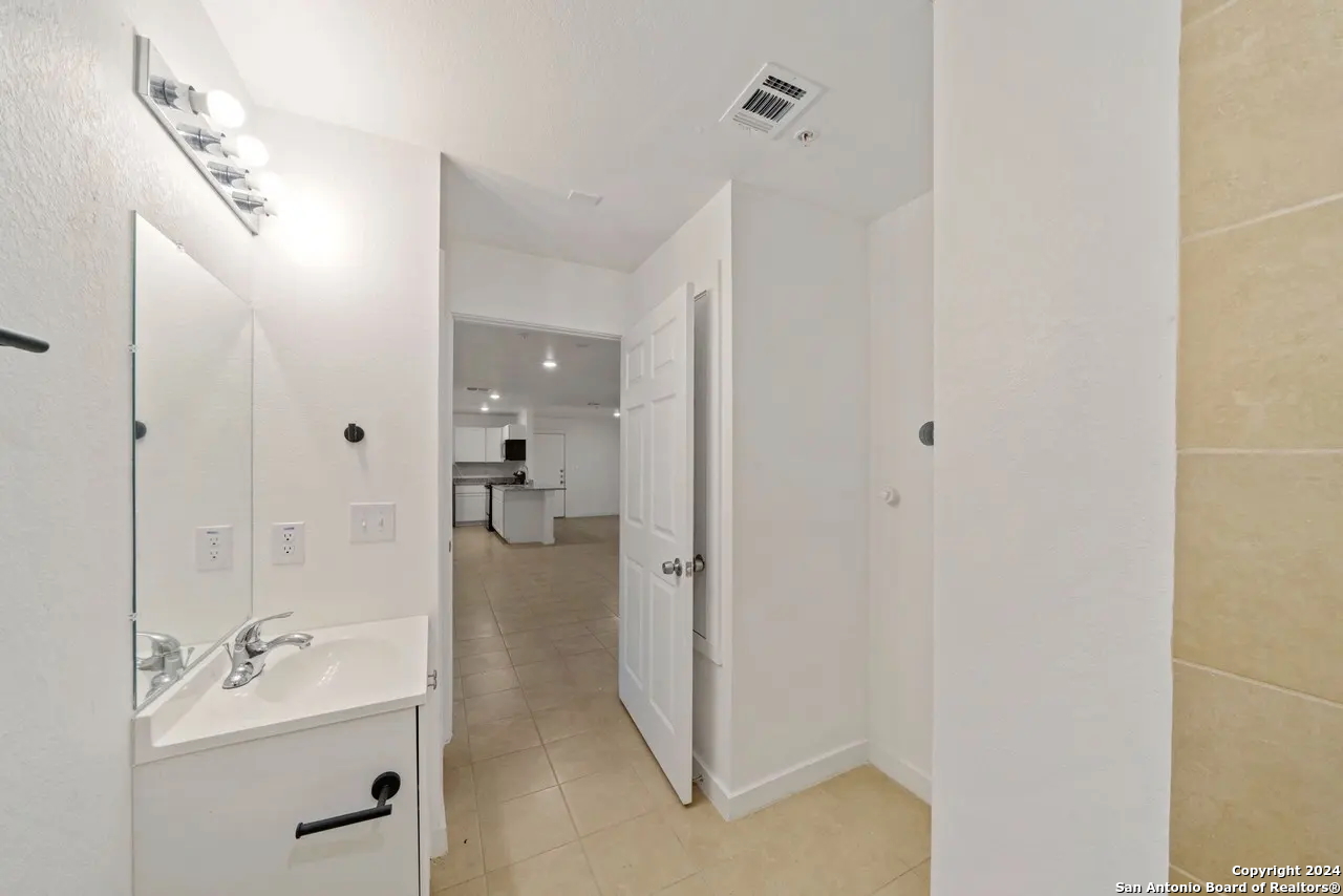 903 Canterbury San Antonio TX 78228