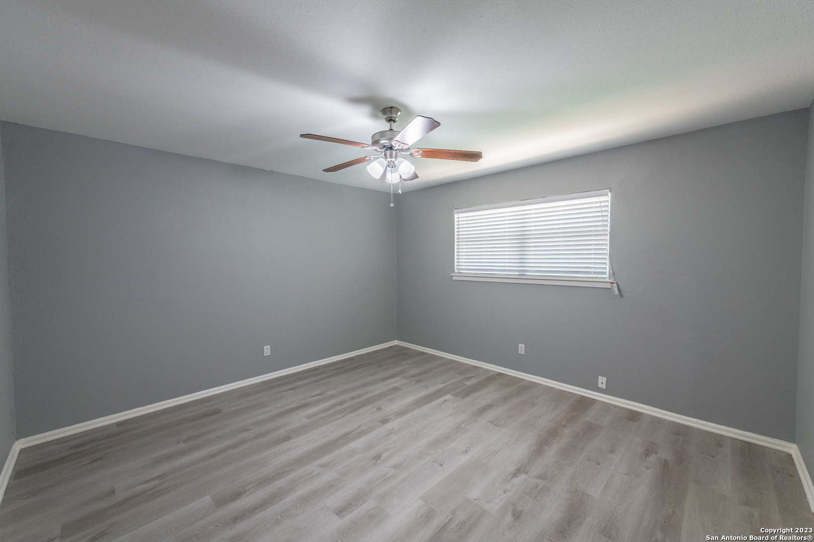 423 E Dewey Place San Antonio TX 78212