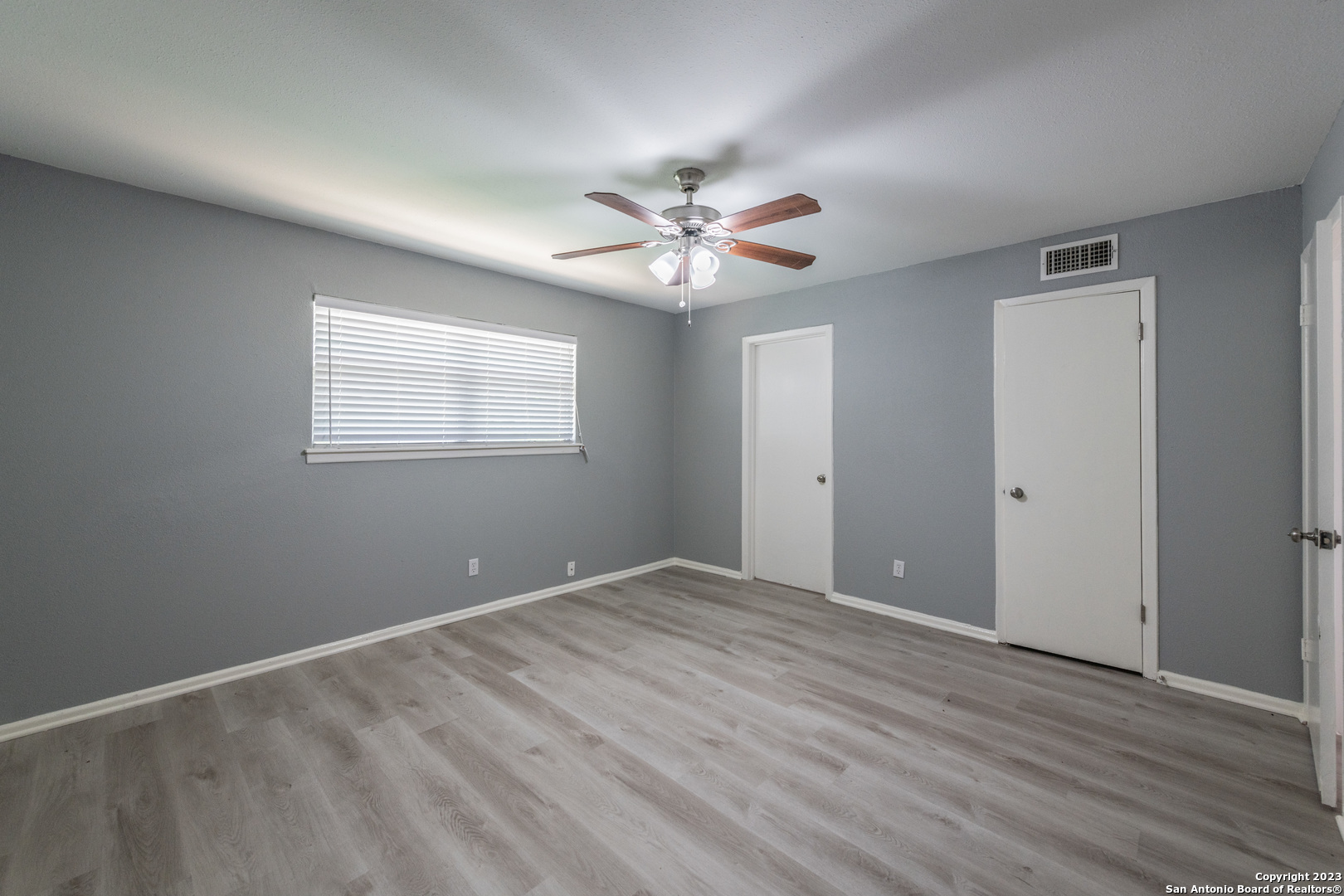 423 E Dewey Place San Antonio TX 78212