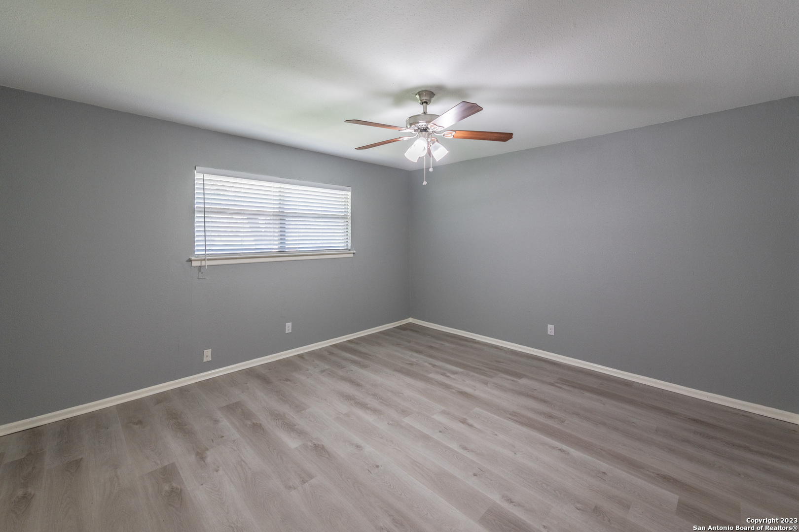 423 E Dewey Place San Antonio TX 78212