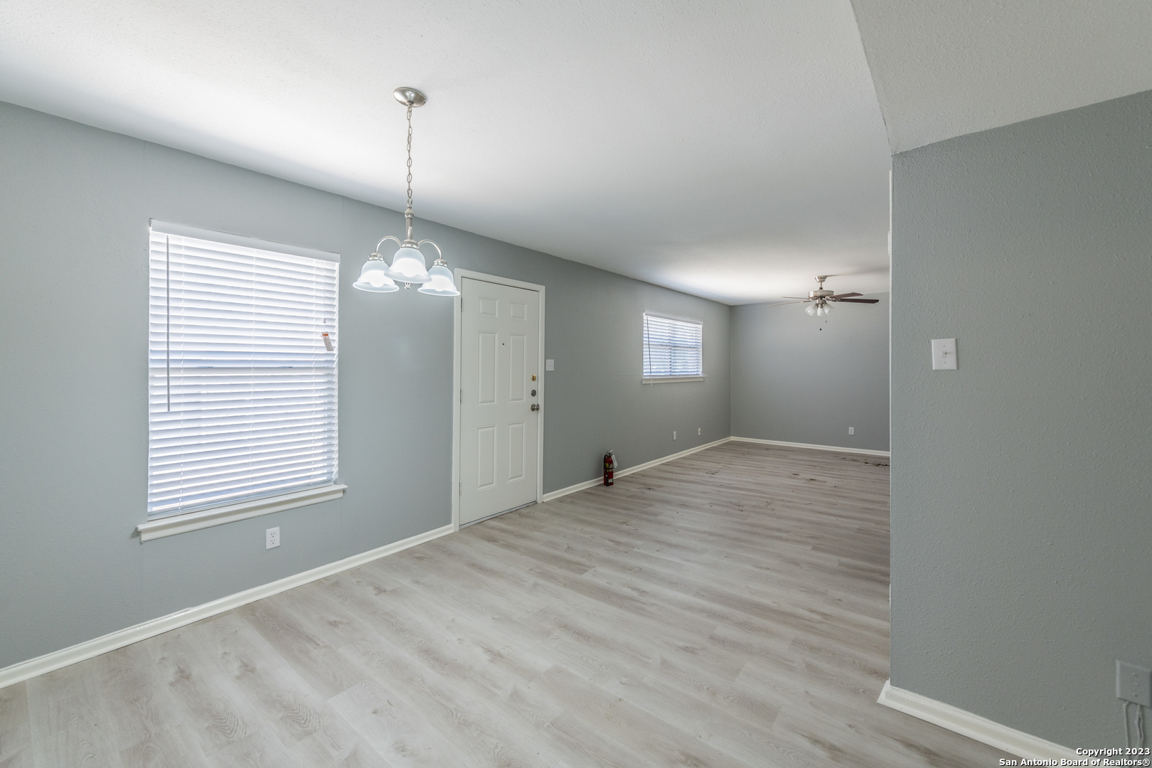 423 E Dewey Place San Antonio TX 78212