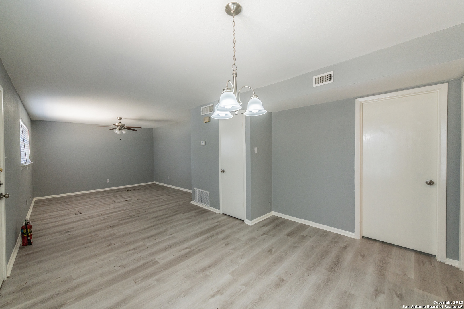 423 E Dewey Place San Antonio TX 78212