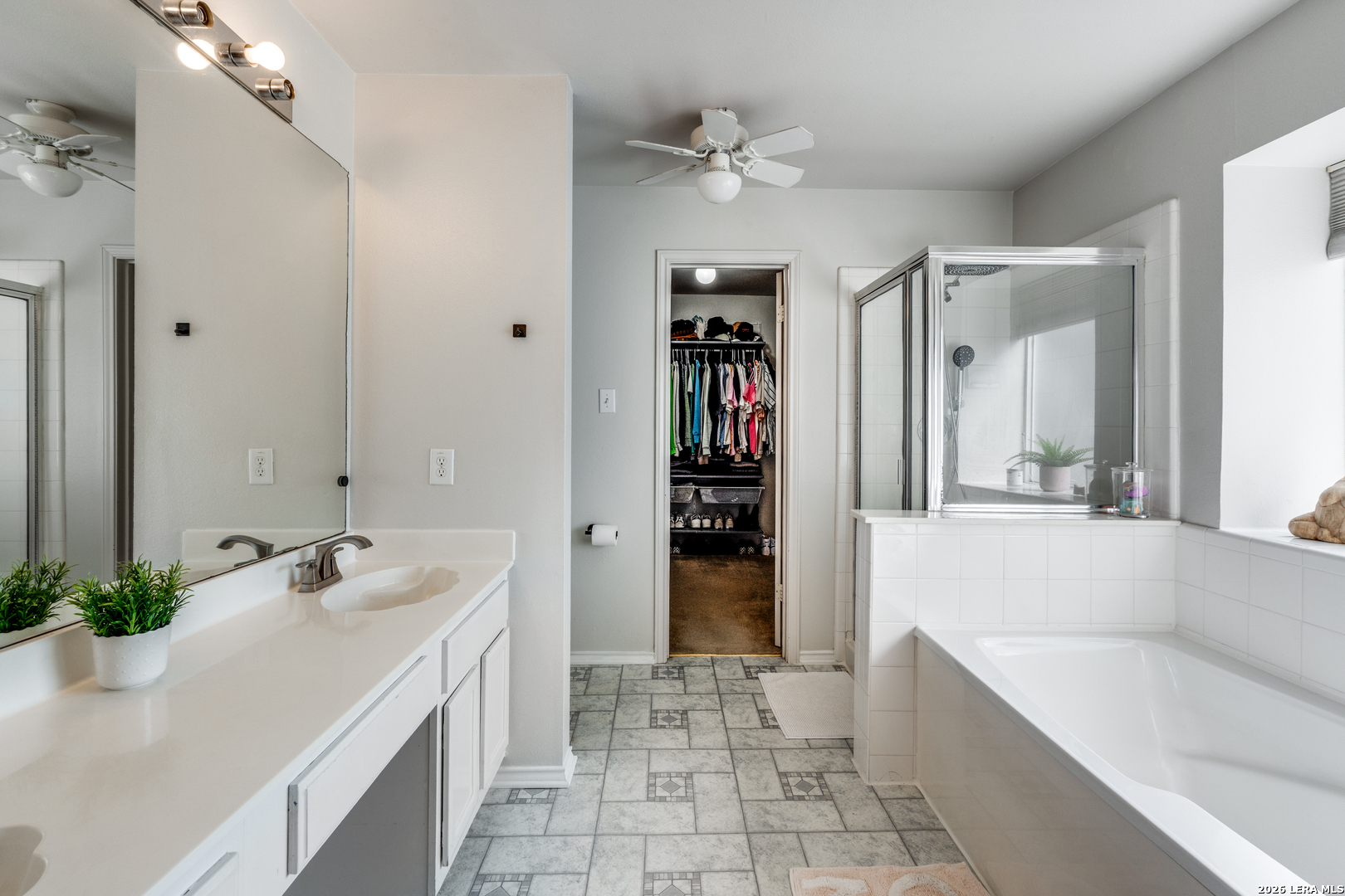 1017 Silvertree Schertz TX 78154
