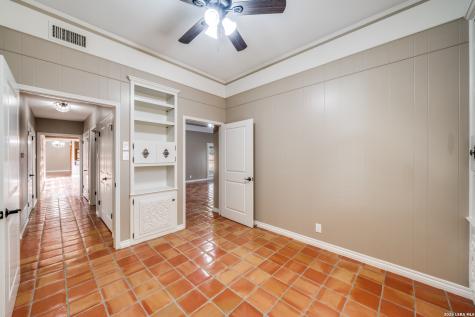 301 Wickford Way Street Castle Hills TX 78213