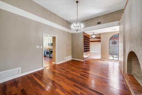301 Wickford Way Street Castle Hills TX 78213