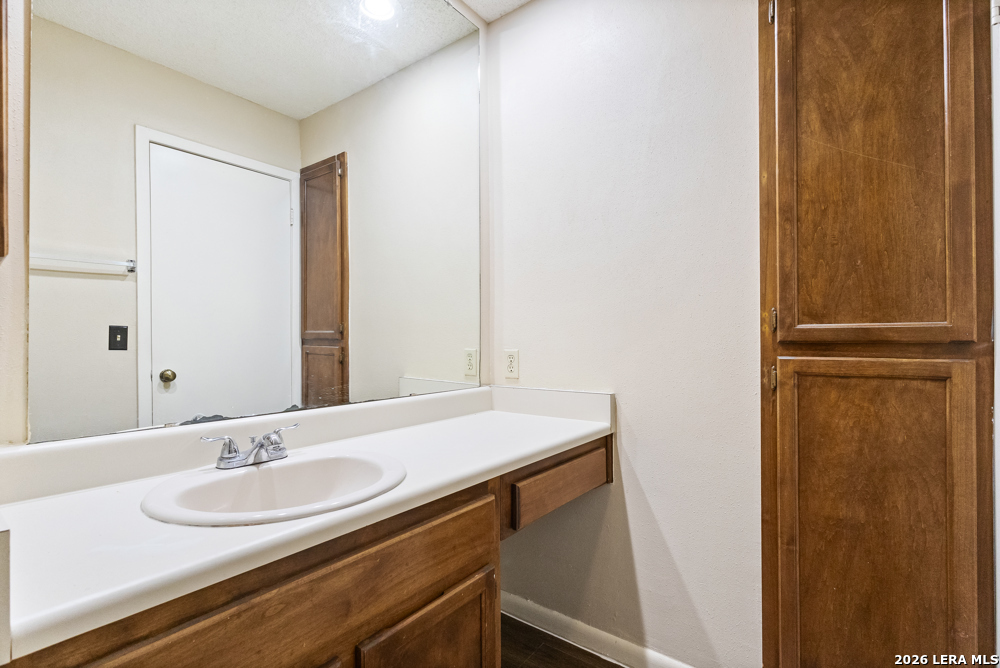 2255 Thousand Oaks San Antonio TX 78232