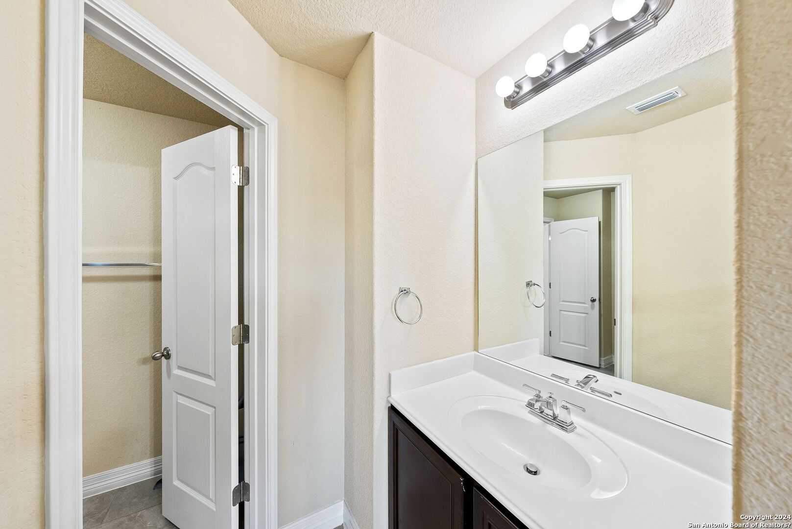 10406 Pecan Crest San Antonio TX 78245