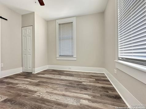 147 Saint Francis San Antonio TX 78204