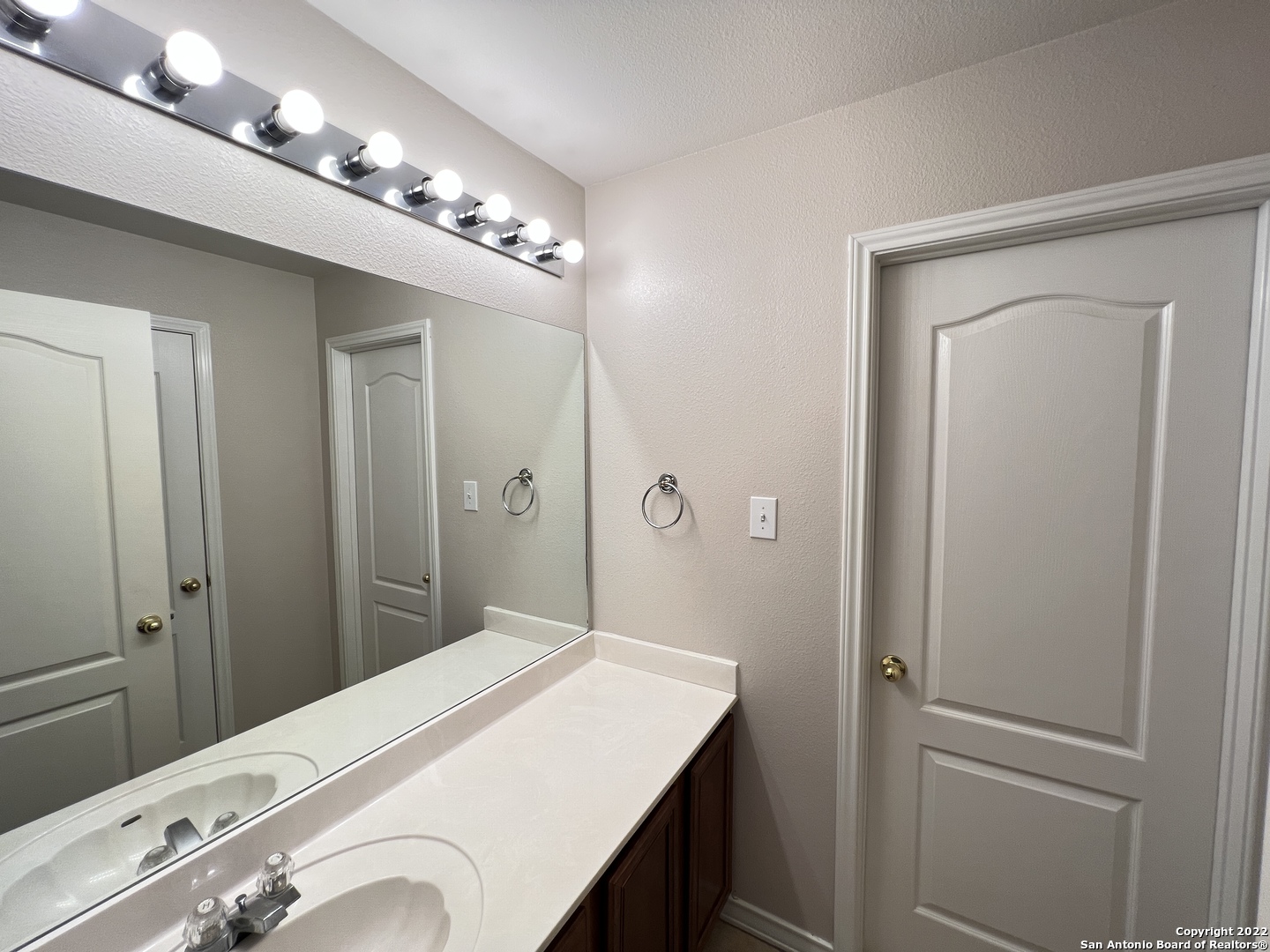 1303 Bluff Forest San Antonio TX 78248