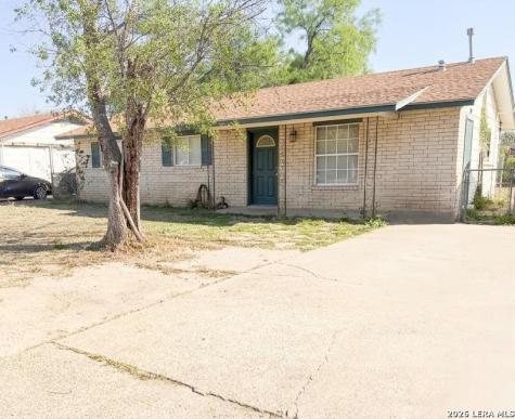 1626 Bowles Street Eagle Pass TX 78852