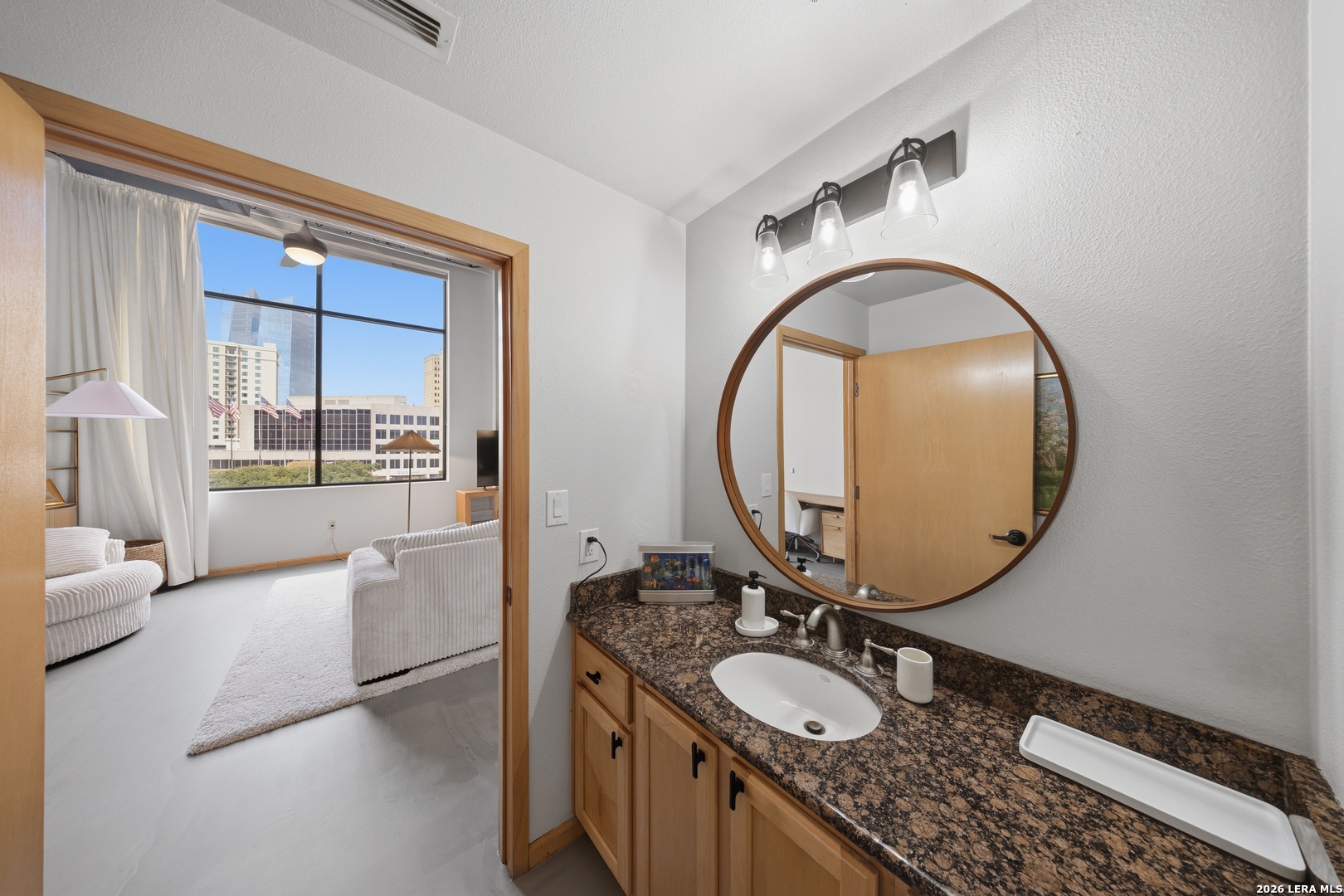 214 E Travis San Antonio TX 78205