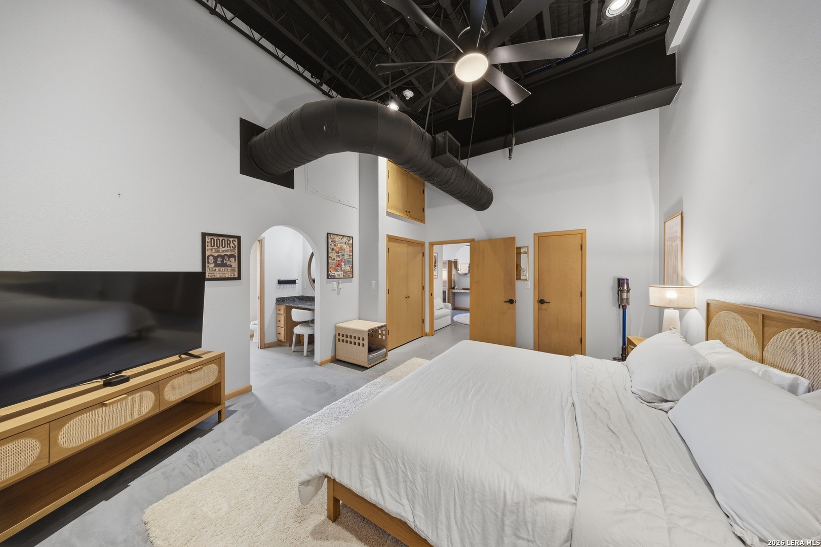 214 E Travis San Antonio TX 78205