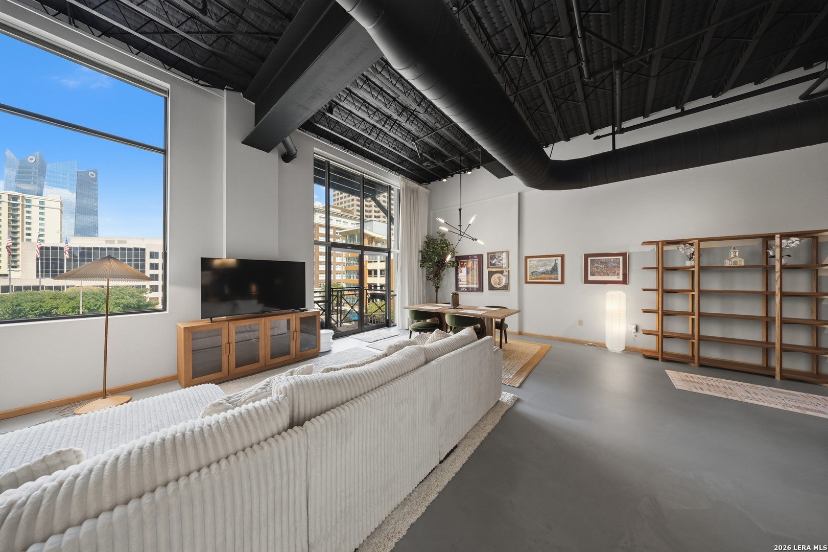 214 E Travis San Antonio TX 78205